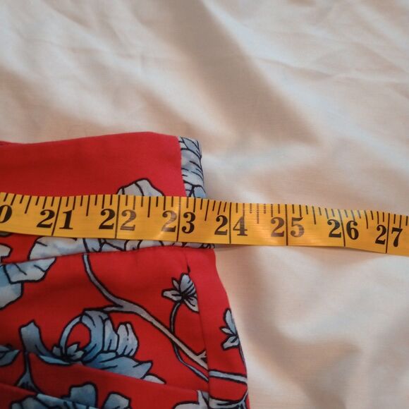 Roz & Ali Crop Ankle Pants Plussize 24 Red Floral Stretch Slimming Zip Front - Picture 7 of 9